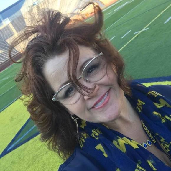 Meet your Posher, Thaya - Picture 1 of 6